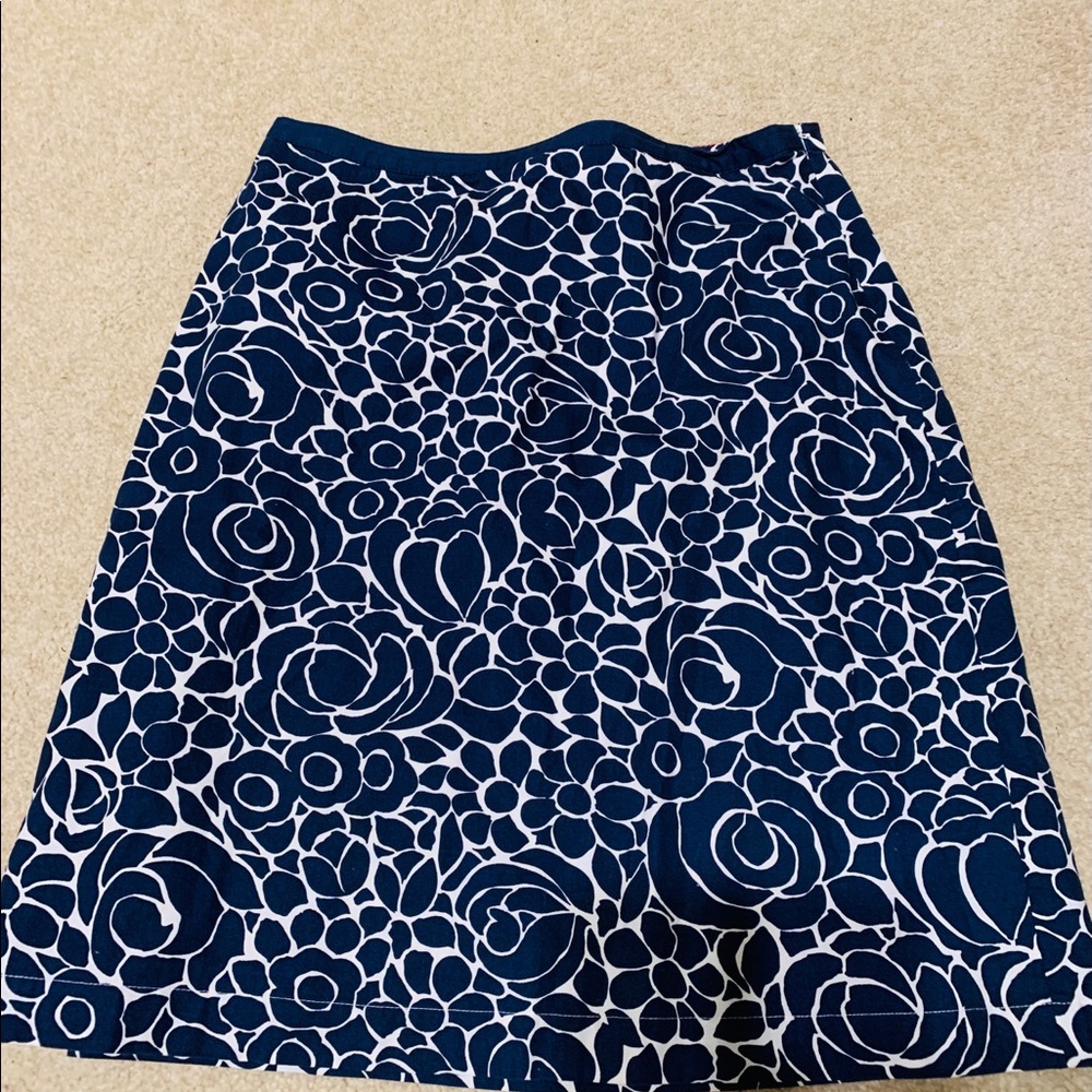 Bright summer skirt. A-line with side zipper.